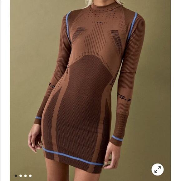 UO iets Frans Brown Seamless Long Sleeve Ribbed Striped Bodycon Sweater Dress XS - Picture 1 of 7